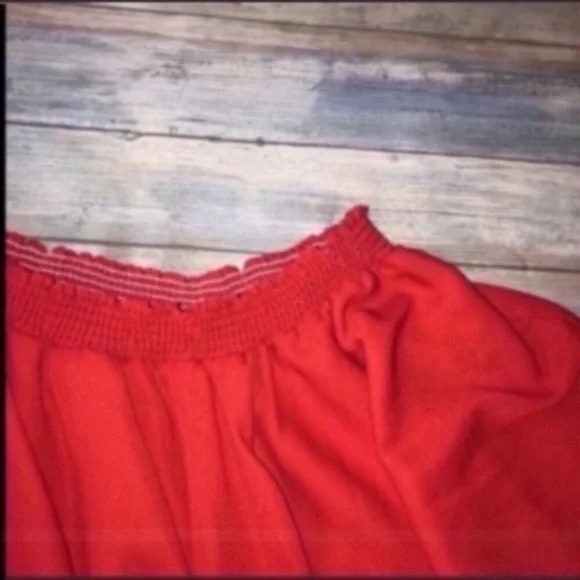 Show Me Your Mumu Red Bungalow Off The Shoulder Flounce Top - Picture 3 of 9